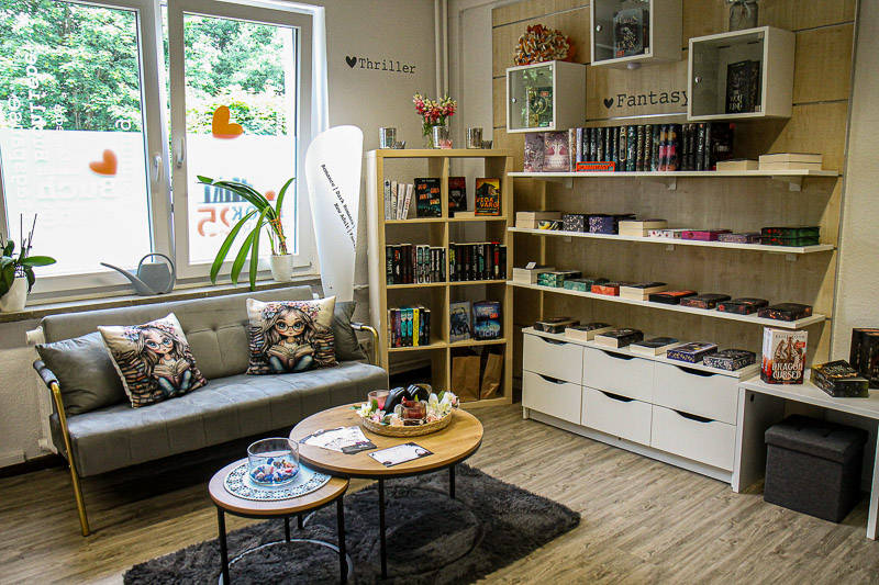 Bücherregale mit Leseecke © BookStore25 by Nadine